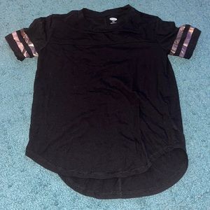Old Navy tee shirt (size M)